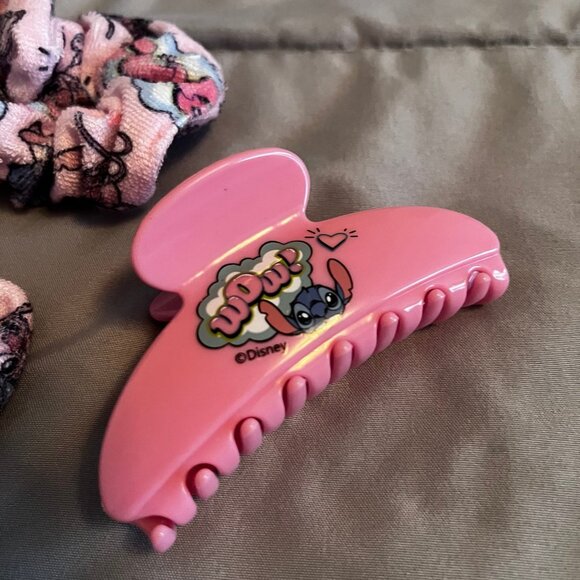 Disney’s Stitch Kids Claw Clip & Hair Scrunchies - Picture 3 of 4